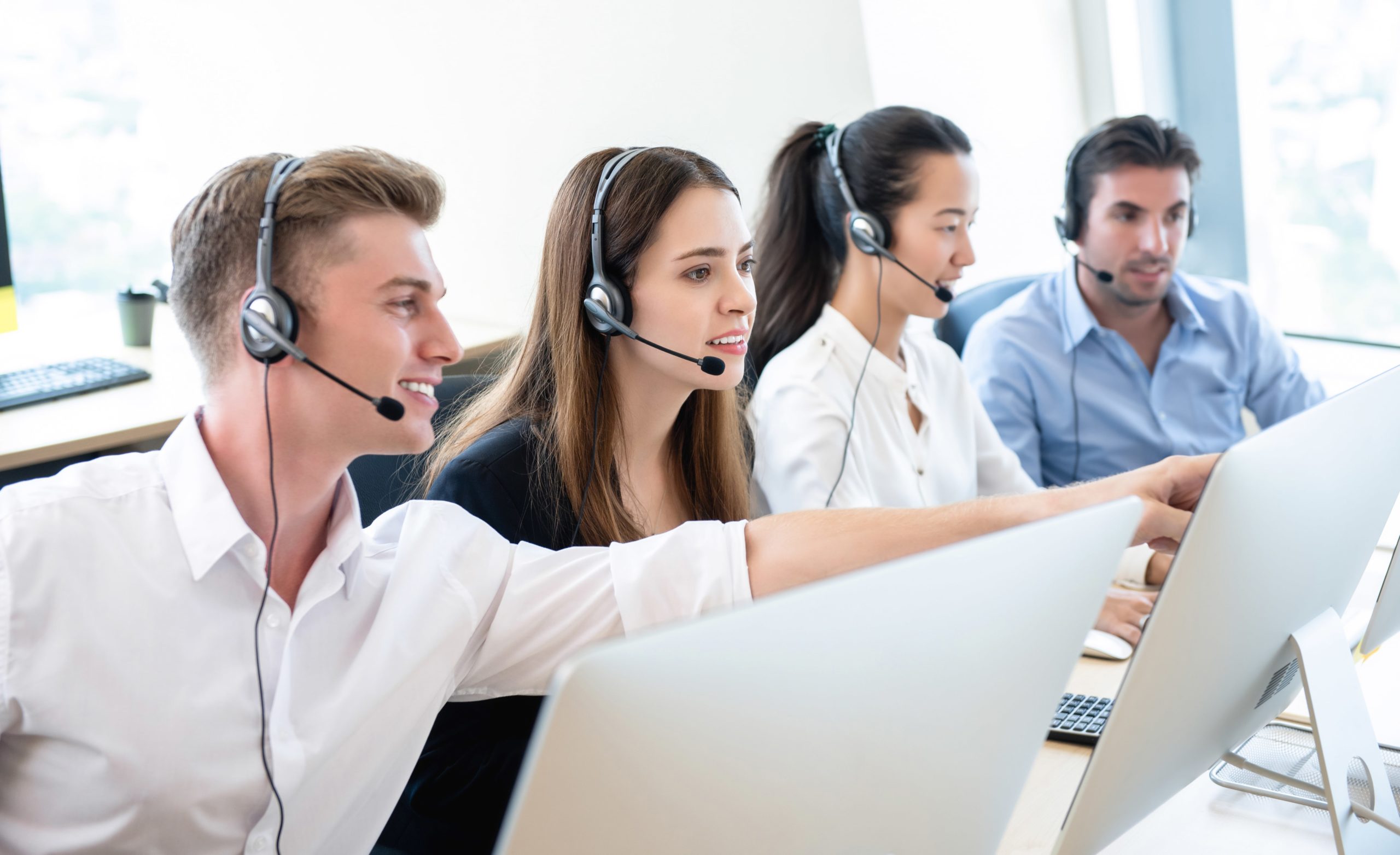 call-centre-agent-collaboration-min-scaled
